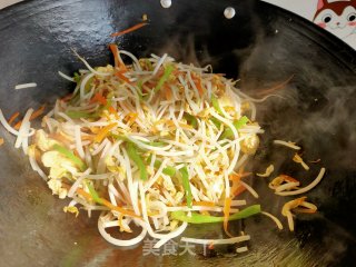 清炒绿豆芽的做法步骤：11