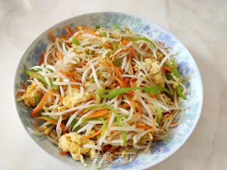 清炒绿豆芽的做法步骤：12