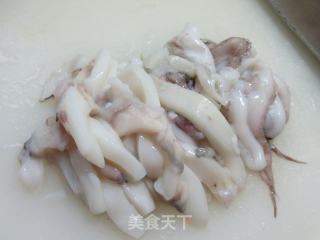 葱油乌贼的做法步骤：2