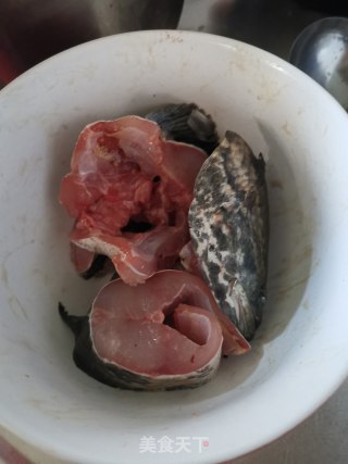 香煎黑鱼的做法步骤：2