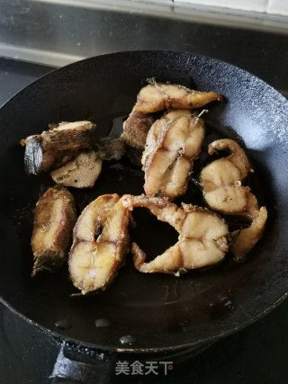 香煎黑鱼的做法步骤：6