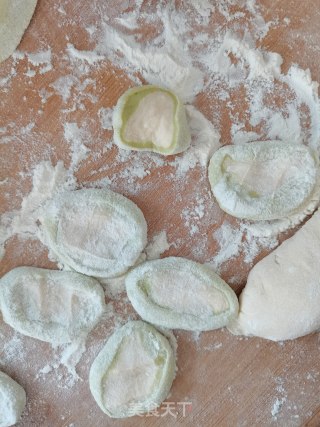 百财饺子的做法步骤：3