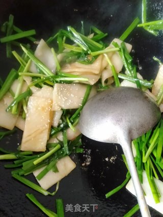 面皮炒韭菜的做法步骤：9