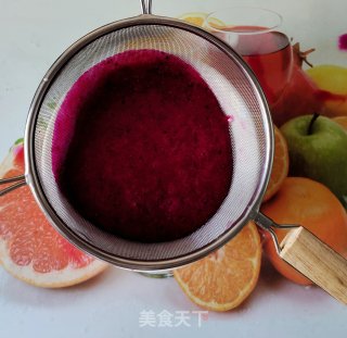 红火龙果玫瑰卷的做法步骤：5