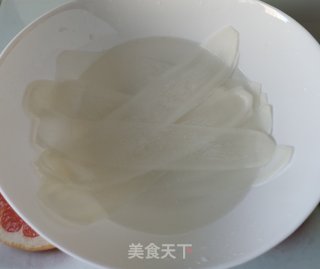 红火龙果玫瑰卷的做法步骤：7