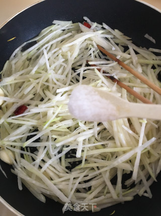 蒜香芥兰头的做法步骤：6