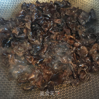 腐竹烧木耳的做法步骤：4