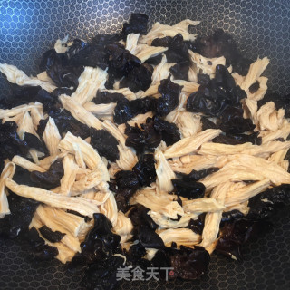 腐竹烧木耳的做法步骤：6