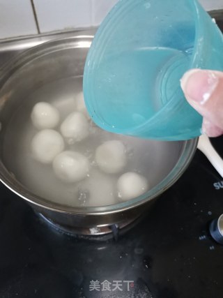 鲜嫩多汁的鲜肉汤圆的做法步骤：11