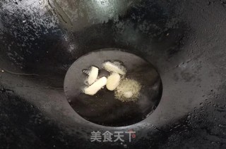 红烧小黄鱼的做法步骤：1