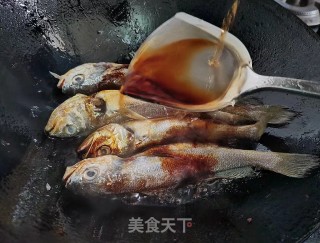 红烧小黄鱼的做法步骤：4