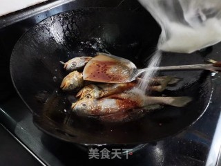 红烧小黄鱼的做法步骤：5
