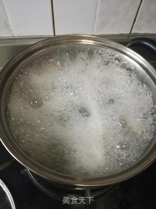荠菜猪肉水饺的做法步骤：10
