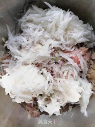 萝卜猪肉丸子的做法步骤：2