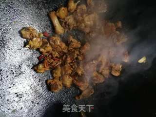 木耳炒鸡的做法步骤：3