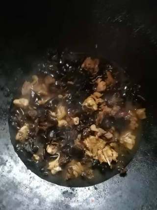 木耳炒鸡的做法步骤：5