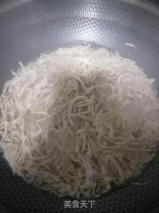 素炒笋丝的做法步骤：1