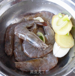 早春美味——韭菜炒虾的做法步骤：3
