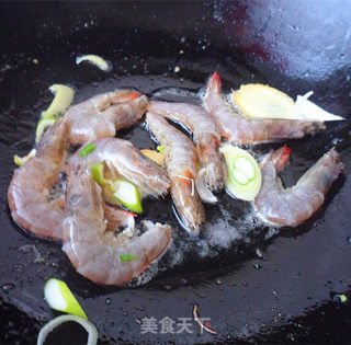 早春美味——韭菜炒虾的做法步骤：4