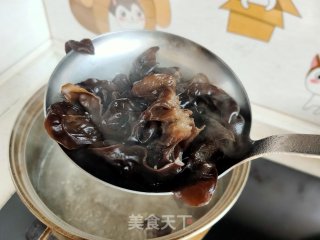 鸡蛋木耳炒韭菜的做法步骤：3