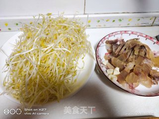腊肉炒龙须菜的做法步骤：1