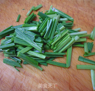 早春美味——蒜苗炒鸡蛋的做法步骤：3