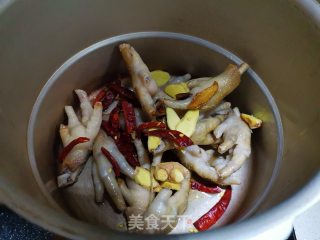蒜辣凤爪的做法步骤：5
