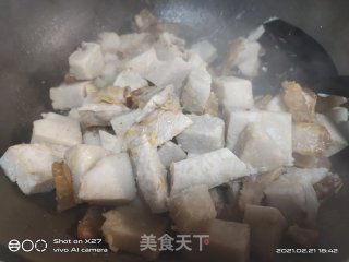 腊肉烧芋头的做法步骤：5