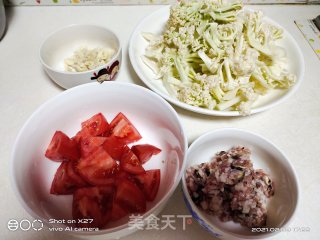 香菇肉末炒花菜的做法步骤：1