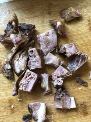 辣椒爆香板鸭的做法步骤：1