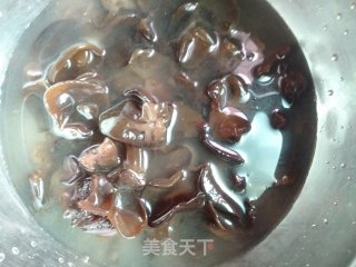 凉拌木耳的做法步骤：1