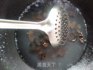 凉拌木耳的做法步骤：3