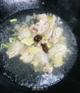 鸡肉焖腐竹的做法步骤：5