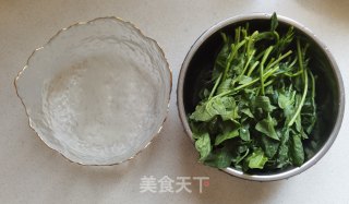 菠菜拌粉丝的做法步骤：1