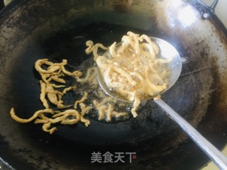 韭黄炒肉丝的做法步骤：2