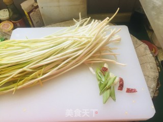 韭黄炒肉丝的做法步骤：4