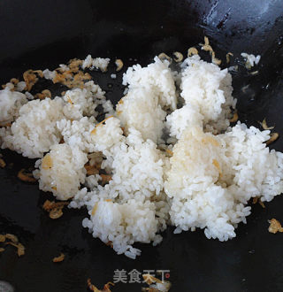 虾皮韭菜蛋炒饭的做法步骤：5