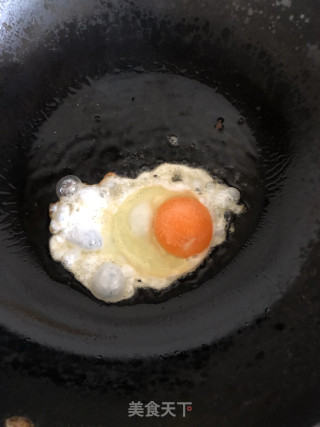 煎蛋面的做法步骤：3