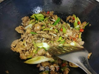 葱爆羊肉的做法步骤：18