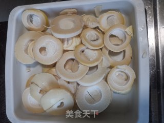云南火腿炒春笋的做法步骤：2