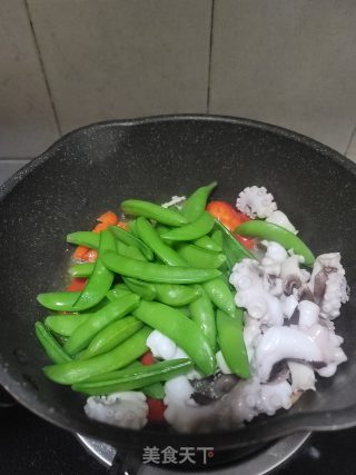 甜豆炒八爪鱼的做法步骤：8