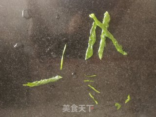 小猫钓鱼草莓果盘的做法步骤：5