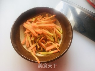 清炒黄豆芽的做法步骤：2