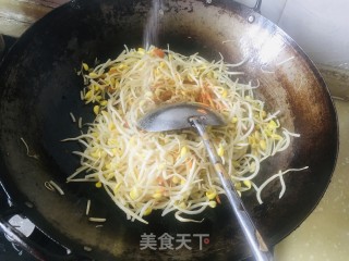 清炒黄豆芽的做法步骤：5