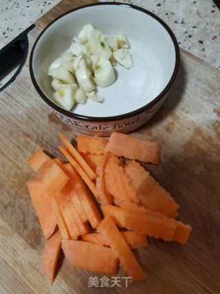 牛柳炒花菜的做法步骤：2