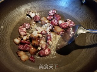 腊味蒜叶炒花菜的做法步骤：6