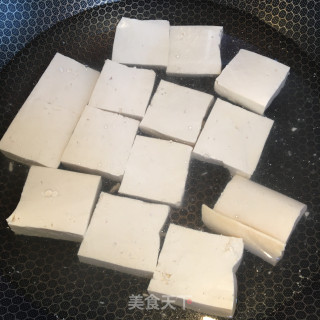 蒜香鸡蛋煎豆腐的做法步骤：1