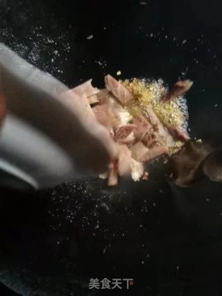 芹菜炒牛头肉的做法步骤：3
