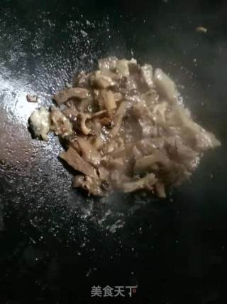 芹菜炒牛头肉的做法步骤：4