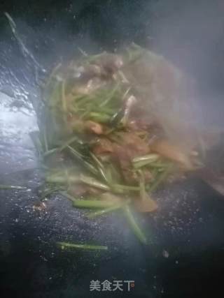 芹菜炒牛头肉的做法步骤：5